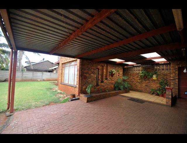 3 BEDROOM HOUSE FOR SALE IN DAWN PARK